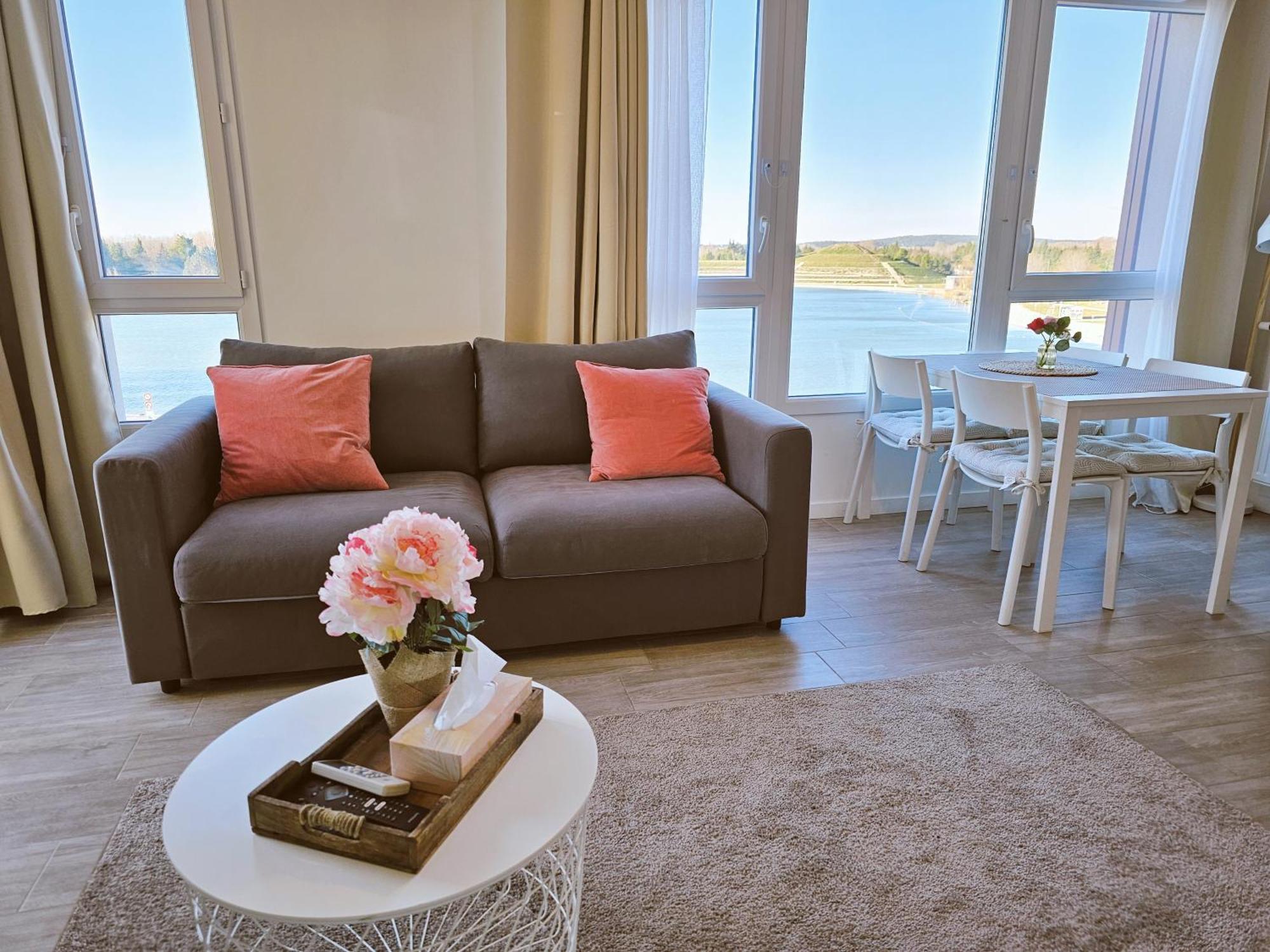 Lakeside Provence - Appartement 4 Etoiles Face Au Lac De Monteux Extérieur photo